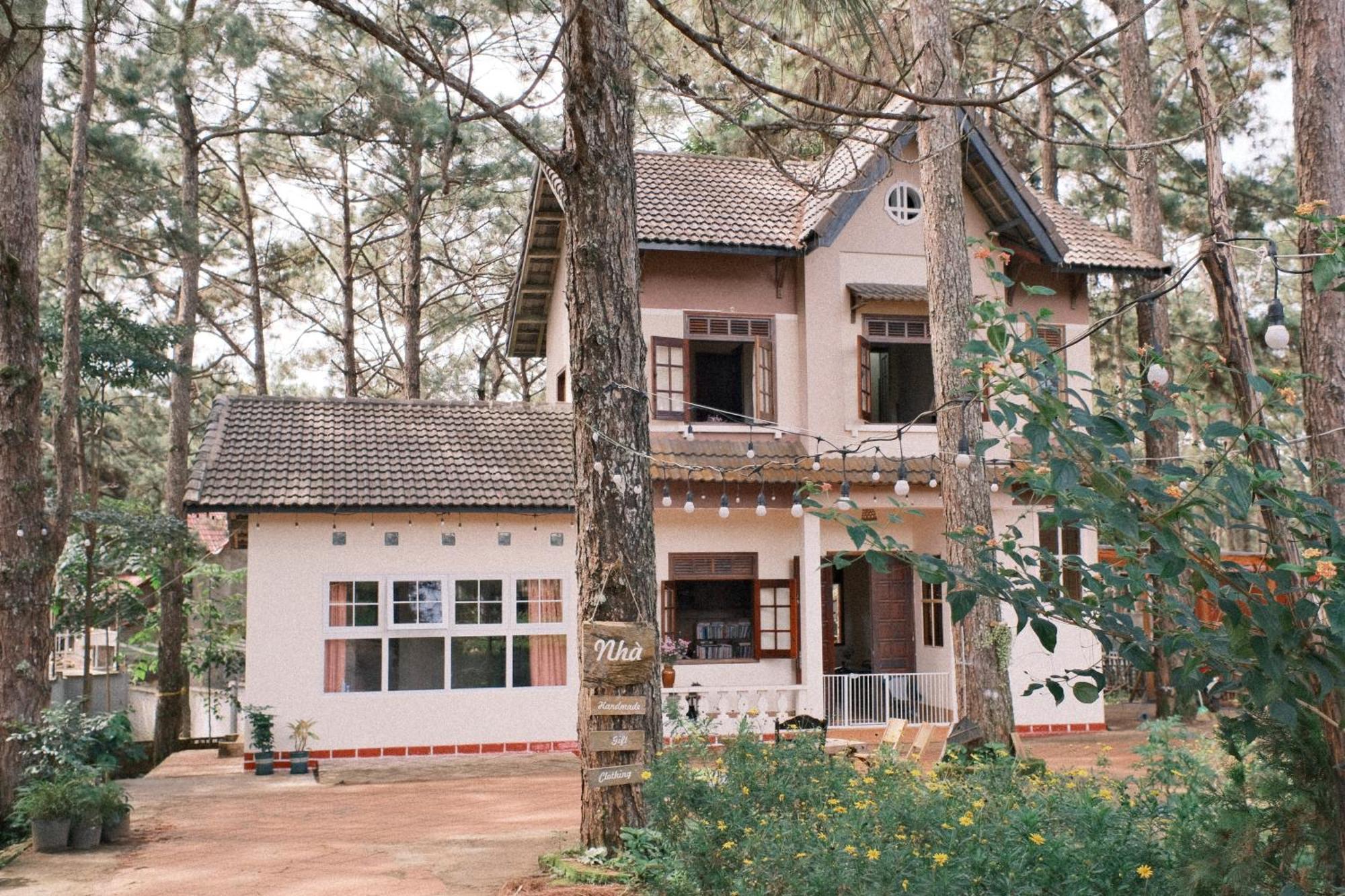 Kon Von Kla Tron Homestay מראה חיצוני תמונה